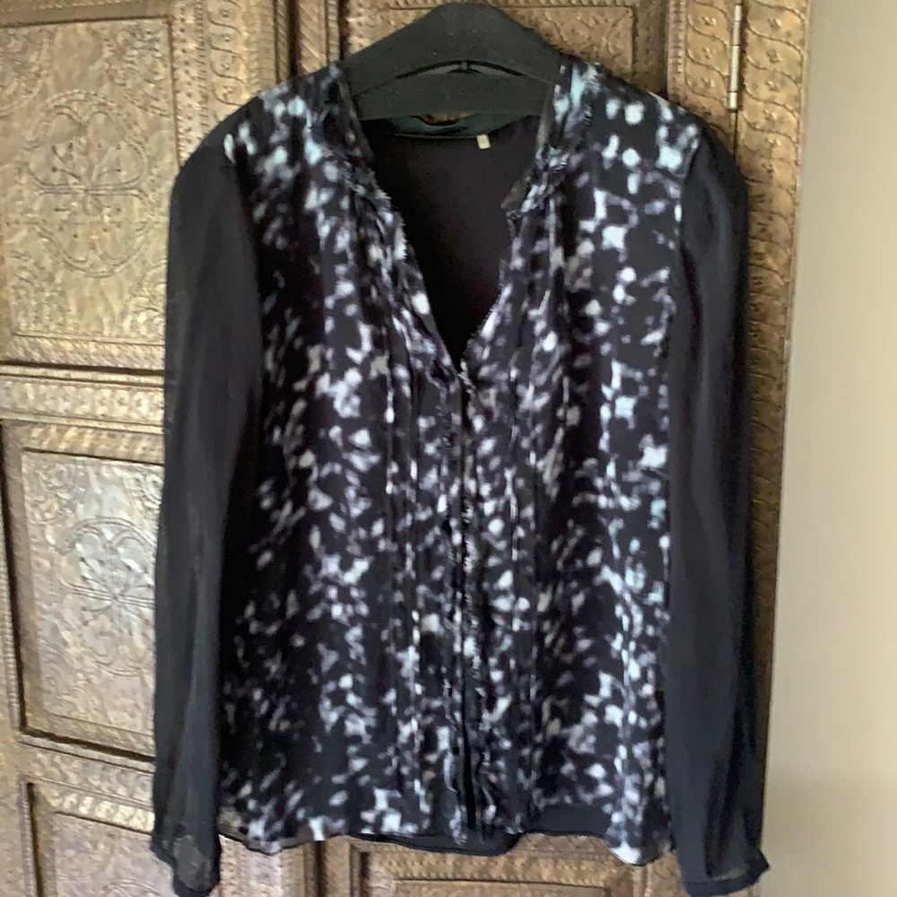 Elie Tahari feminine silk chiffon blk , grey-blue and white blouse